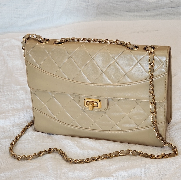 Chanel Lambskin Flap Bag Beige Chain Strap Classic Leather Purse 24K Gold Double - Picture 1 of 12